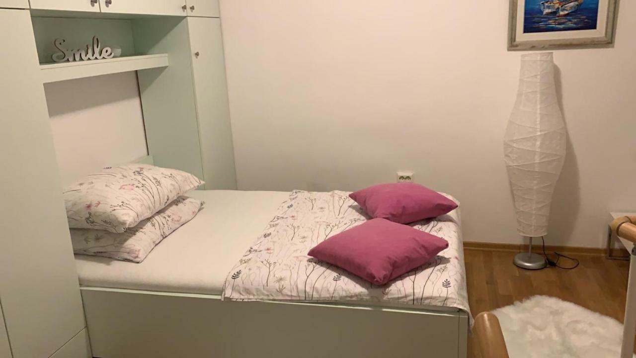 Paula Apartman *